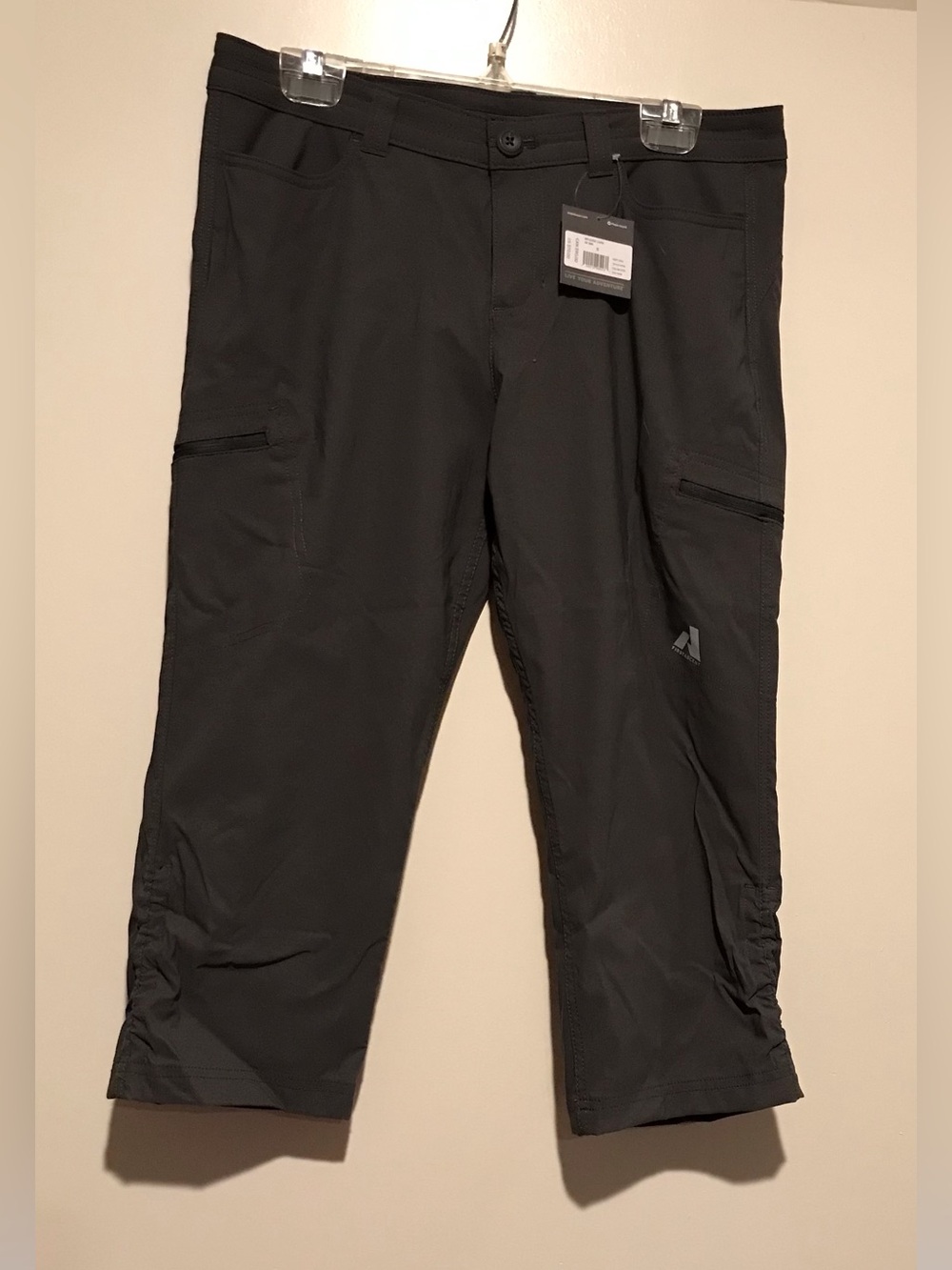 Athletic Performance Women’s Gray Capris Pants 8